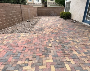 2024 Shining Feather Lane - Photo Thumbnail 10