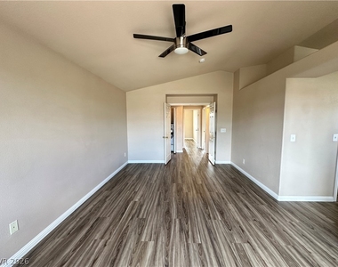 2024 Shining Feather Lane - Photo Thumbnail 20