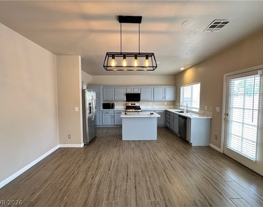 2024 Shining Feather Lane - Photo Thumbnail 8