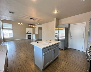 2024 Shining Feather Lane - Photo Thumbnail 17