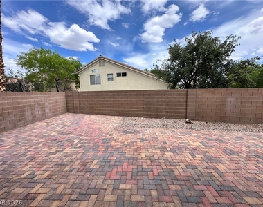 2024 Shining Feather Lane - Photo Thumbnail 9