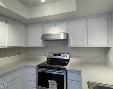 1701 E Katie Avenue - Photo Thumbnail 10