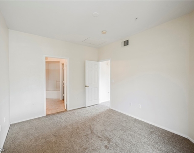 7107 S Durango Drive - Photo Thumbnail 4