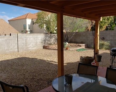606 Lively Fiesta Way - Photo Thumbnail 6