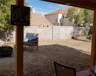 606 Lively Fiesta Way - Photo Thumbnail 4