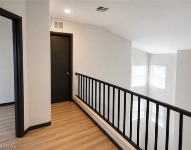 1830 Box Springs Avenue - Photo Thumbnail 7