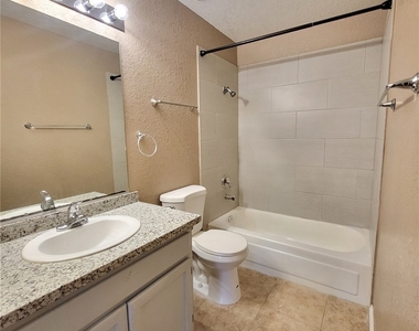 5044 S Rainbow Boulevard - Photo Thumbnail 6