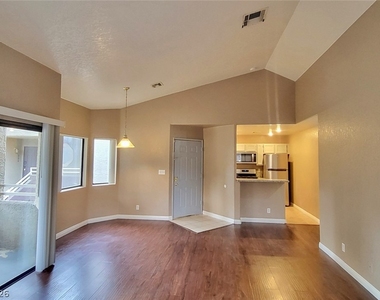 5044 S Rainbow Boulevard - Photo Thumbnail 1