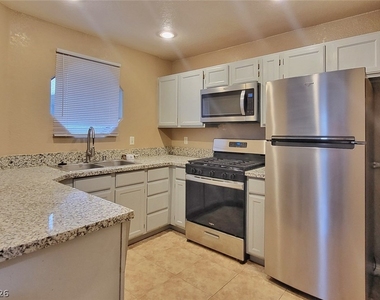 5044 S Rainbow Boulevard - Photo Thumbnail 2
