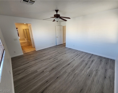 9106 Sheffield Garden Avenue - Photo Thumbnail 14