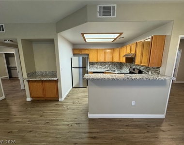9580 W Reno Avenue - Photo Thumbnail 4