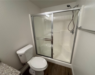 9580 W Reno Avenue - Photo Thumbnail 17