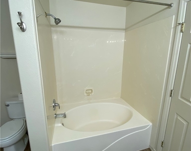 10185 Birch Bluff Lane - Photo Thumbnail 8