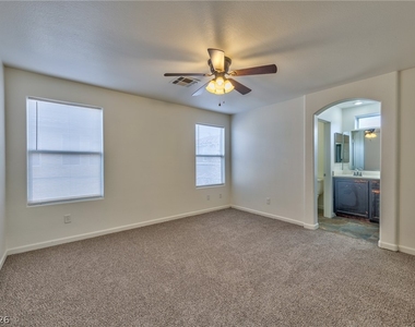 949 Medina De Leon Avenue - Photo Thumbnail 7