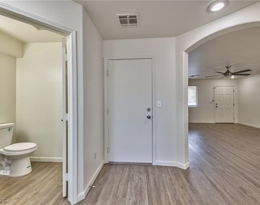 949 Medina De Leon Avenue - Photo Thumbnail 6