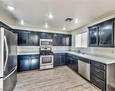 949 Medina De Leon Avenue - Photo Thumbnail 14