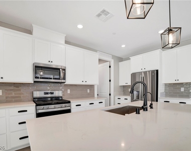 36 Stone Bluff Lane - Photo Thumbnail 9