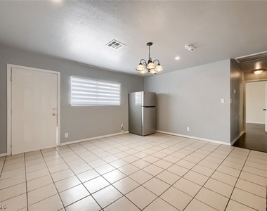 6512 Evergreen Avenue - Photo Thumbnail 9