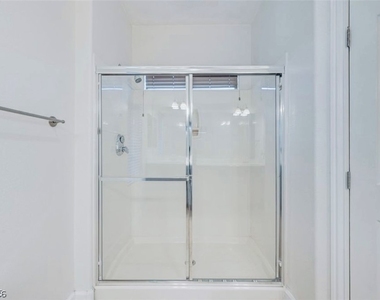 128 Tilbury Avenue - Photo Thumbnail 21