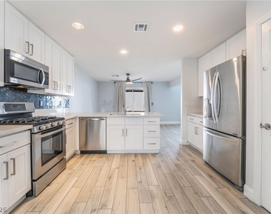 10244 Amber Hue Lane - Photo Thumbnail 7