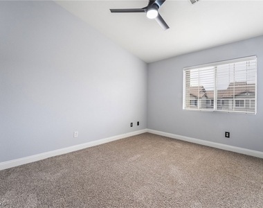 10244 Amber Hue Lane - Photo Thumbnail 11