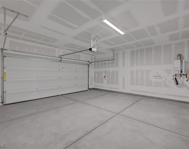 7086 Parkallen Avenue - Photo Thumbnail 47