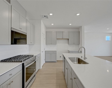 7086 Parkallen Avenue - Photo Thumbnail 6