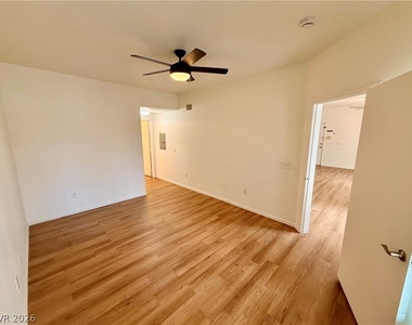 9303 Gilcrease Avenue - Photo Thumbnail 13