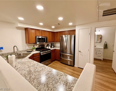 9303 Gilcrease Avenue - Photo Thumbnail 4
