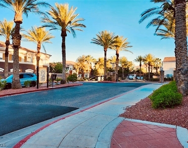 9303 Gilcrease Avenue - Photo Thumbnail 30