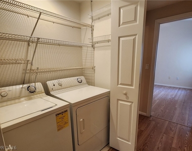 3917 Lazy Pine Street - Photo Thumbnail 20