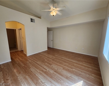 3917 Lazy Pine Street - Photo Thumbnail 15