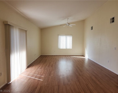 3917 Lazy Pine Street - Photo Thumbnail 4