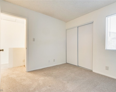 5011 Spencer Street - Photo Thumbnail 18