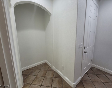 6140 Pine Villa Avenue - Photo Thumbnail 6