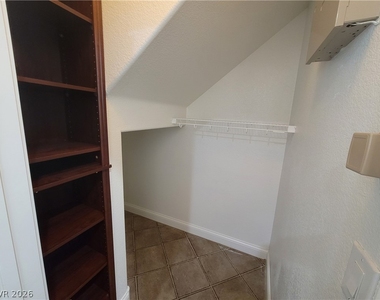 6140 Pine Villa Avenue - Photo Thumbnail 4