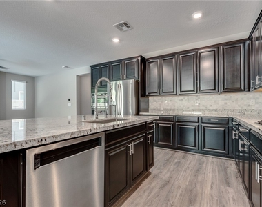 12380 Notch Trail Avenue - Photo Thumbnail 6