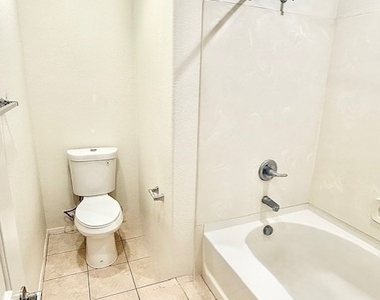 7946 Garden Stone Court - Photo Thumbnail 11