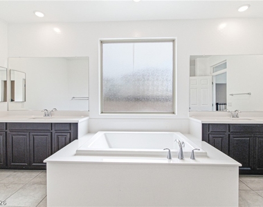 3135 Hazy Hills Avenue - Photo Thumbnail 20