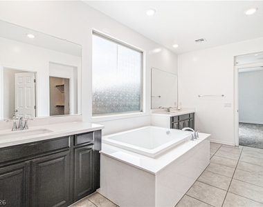 3135 Hazy Hills Avenue - Photo Thumbnail 21