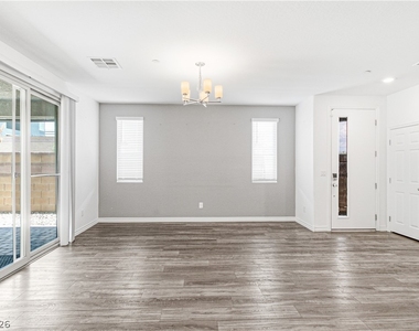 3135 Hazy Hills Avenue - Photo Thumbnail 6