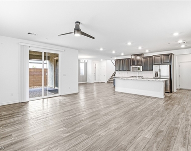 3135 Hazy Hills Avenue - Photo Thumbnail 12