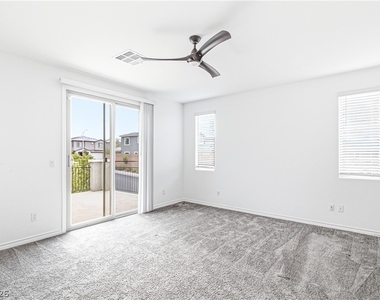 3135 Hazy Hills Avenue - Photo Thumbnail 17