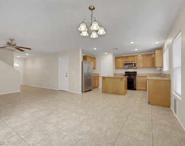 7257 Camden Pine Avenue - Photo Thumbnail 10