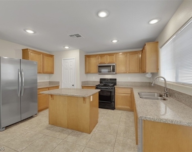 7257 Camden Pine Avenue - Photo Thumbnail 12