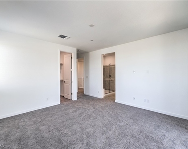 11390 Crimson Ledge Avenue - Photo Thumbnail 13