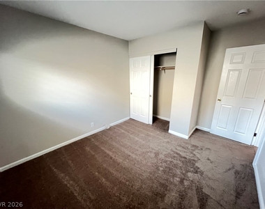 2301 E Brooks Avenue - Photo Thumbnail 12