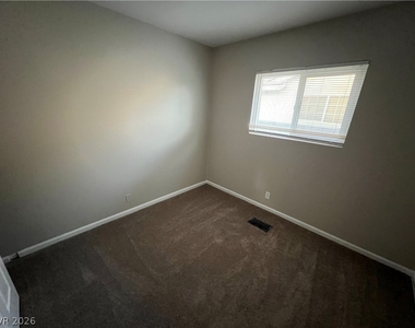 2301 E Brooks Avenue - Photo Thumbnail 13