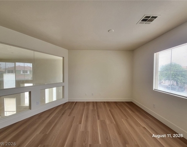 8475 Montana Stream Avenue - Photo Thumbnail 12