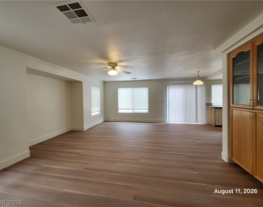 8475 Montana Stream Avenue - Photo Thumbnail 5